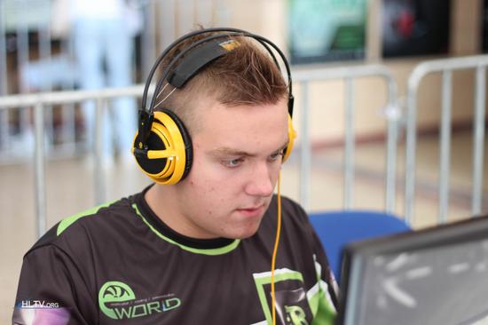 维塔利提在2025年BLAST春季公开赛中战胜Spirit晋级决赛