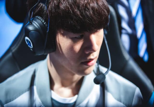 NIP官方致谢粉丝：9个月的酷暑 都抵不过粉丝热情的一半